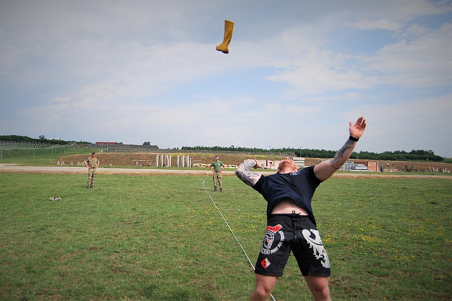 IPSC Shooting Challange - rzut kaloszem.