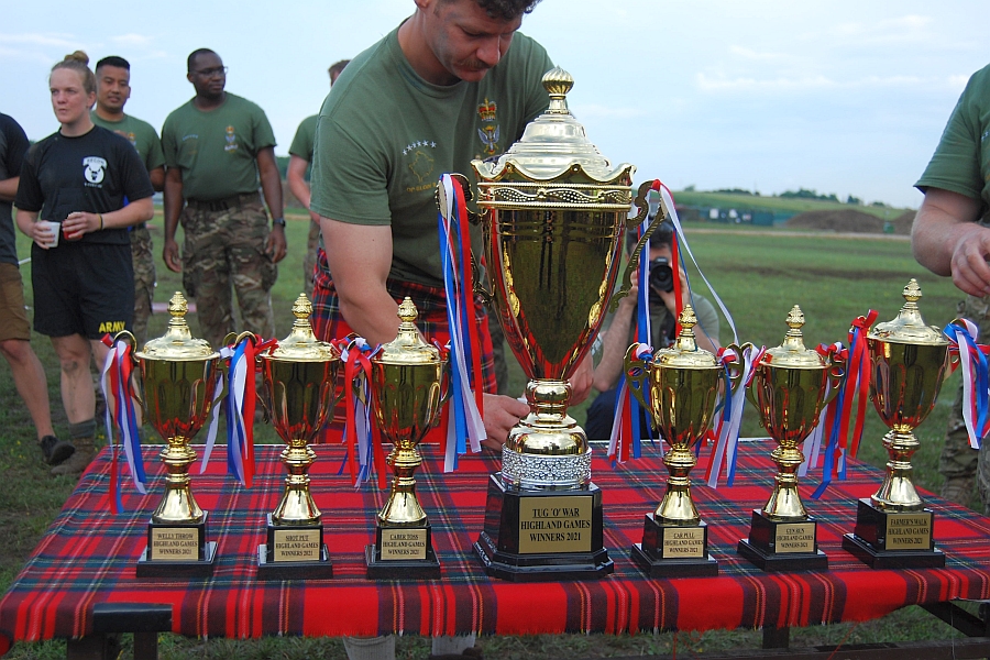 IPSC Shooting Challange - wręczanie pucharów zwycięzcom.