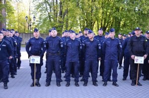 Każde województwo reprezentuje jeden pluton policjantów.