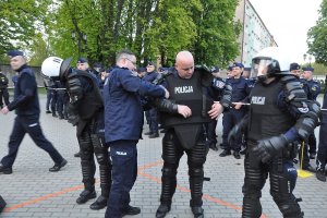 Sprawdzanie poprawności założenia poszczególnych elementów.