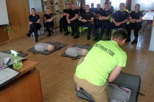 Zajęcia policjantów z ratownikami Wodnego Ochotniczego Pogotowia ratunkowego.