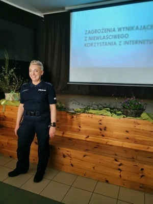 Policjant w trakcie wykładu