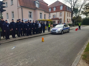 Policjanci słuchający wykładu