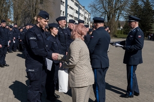 wyróżnieni policjanci za konkursy i honorowe oddawanie krwi