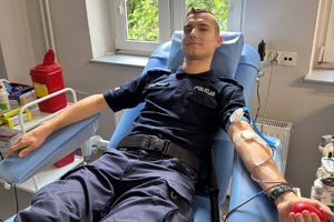 Donacje policjantek i policjantów słupskiej Szkoły Policji.