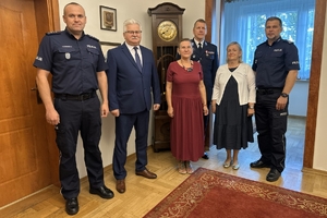 Pożegnanie odchodzących na emeryturę pracowników Szkoły Policji.