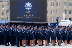 Policjanci przed mianowaniem na pierwszy stopień oficerski.