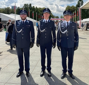 Nowi oficerowie SP Słupsk, od lewej: podkom. Michał Kostuch, podkom. Sebastian Bolda, podkom. Jacek Wojciechowski.