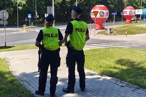 W trakcie zabezpieczenia przejazdu kolarzy.