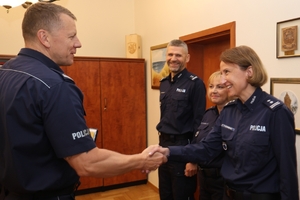 Wręczenie okolicznościowych medali i dyplomów.