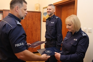 Wręczenie okolicznościowych medali i dyplomów.