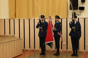 Poczet sztandarowy Szkoły Policji w Słupsku.