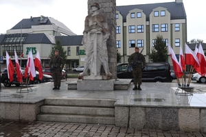 Słupskie obchody 87. rocznicy wybuchu II wojny światowej przy pomniku Żołnierza Polskiego.