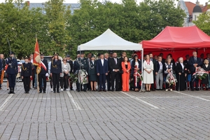Słupskie obchody 87. rocznicy wybuchu II wojny światowej przy pomniku Żołnierza Polskiego.