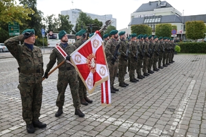 Słupskie obchody 87. rocznicy wybuchu II wojny światowej przy pomniku Żołnierza Polskiego.