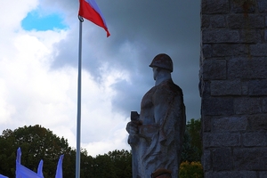 Słupskie obchody 87. rocznicy wybuchu II wojny światowej przy pomniku Żołnierza Polskiego.